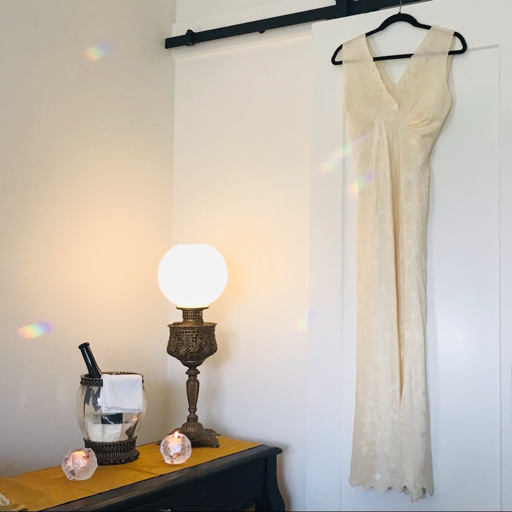 Vintage 1940’s Nightgown, Bias Cut, 100% Silk, Perfect Condition. L, XL.